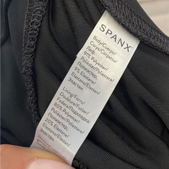 SPANX Black stretchable pull on Dressy Velvet Leggings - Size Medium - Picture 8 of 8